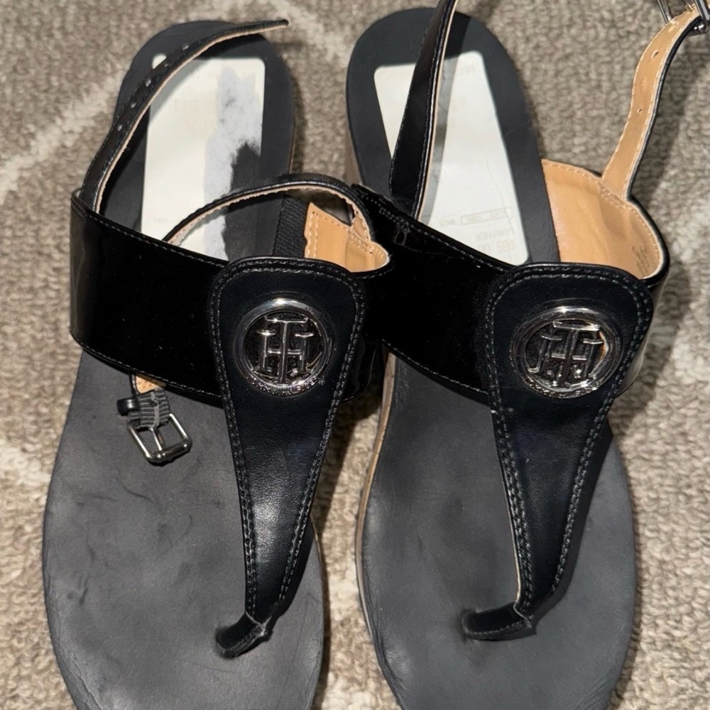 Tommy Hill Finger Black Sandals with Logo Detail size 8.5 - Picture 3 of 4